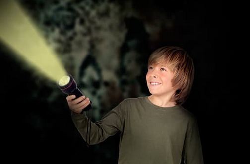 what to look for in a kids flashlight